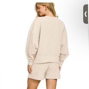 Zenana Outfitters Oversized Crewneck knit Sweater and short set NWT. 23”PTP